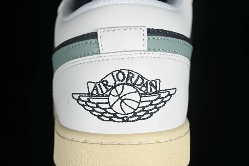 All categories Air Jordan Jordan series basketball shoes Air Jordan 1 Low Z version Air Jordan 1 Low "Team Gold" AJ1 Joe 1 olive black and green low-top cultural casual sneakers DC0774-001